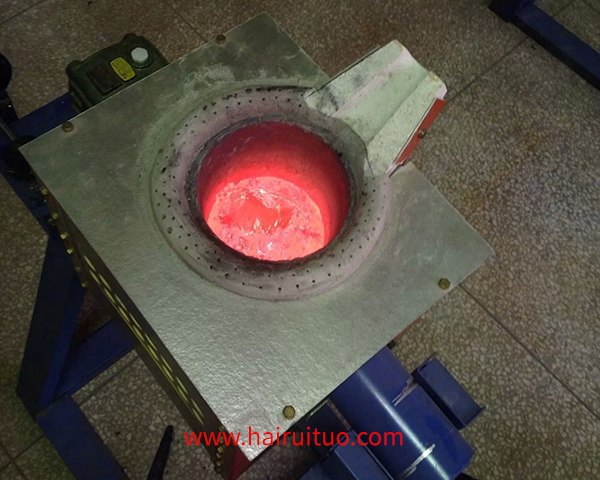 小型实验熔炼炉，特别是用于熔炼铜的中频电炉，是实验